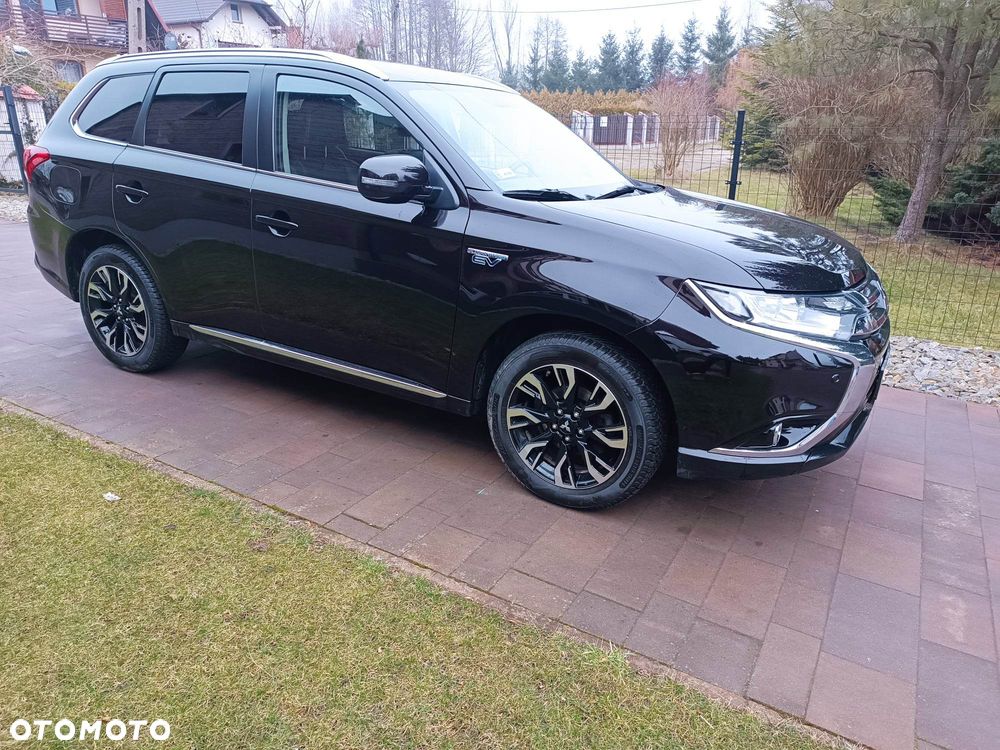 Mitsubishi Outlander - 8
