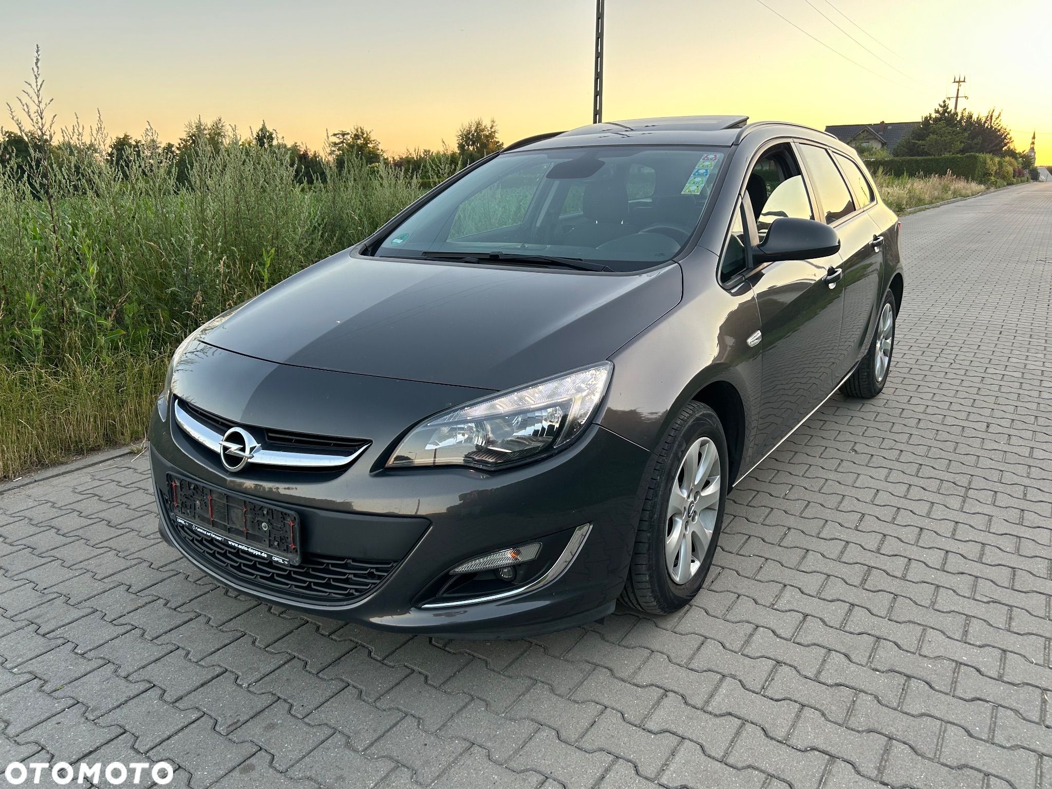 Opel Astra 1.4 Turbo Color Edition - 1