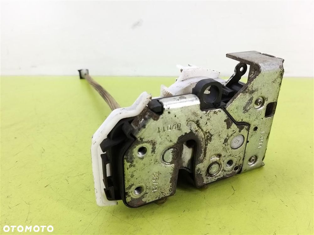 Zamek drzwi przód prawy Fiat Doblo II 2009-2014 51817366 ORYGINAŁ - 9