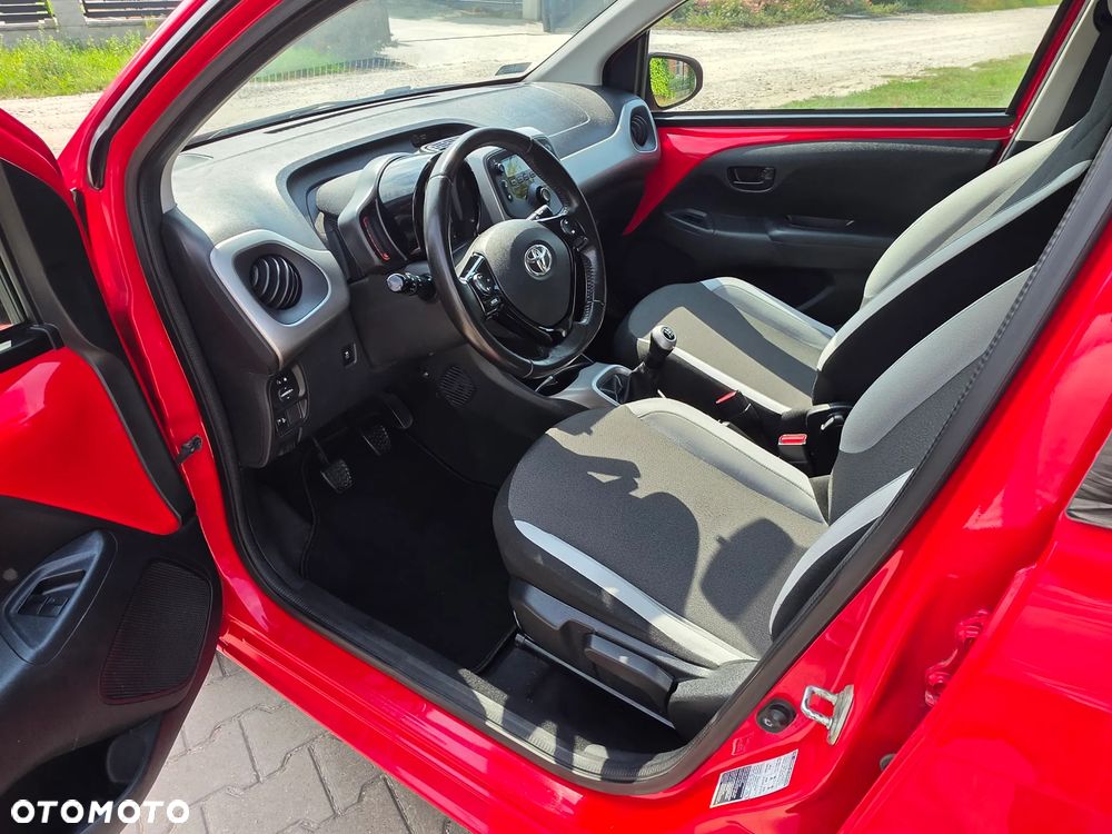 Toyota Aygo x-play touch - 4