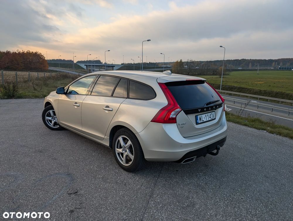 Volvo V60 D4 Summum - 4
