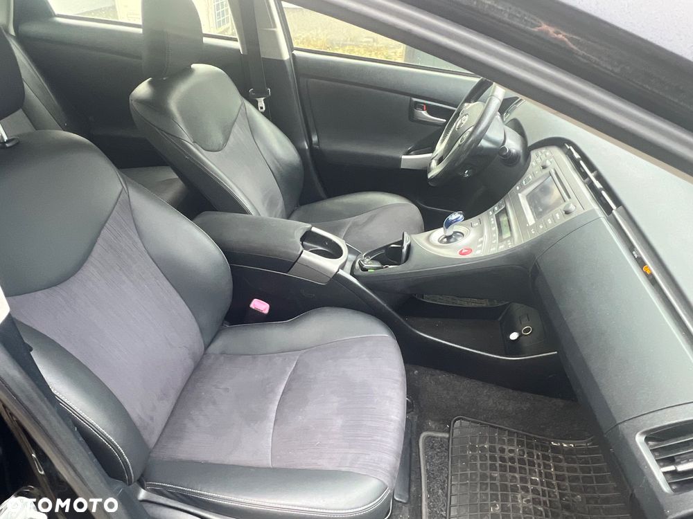 Toyota Prius 1.8 HSD Luna - 9
