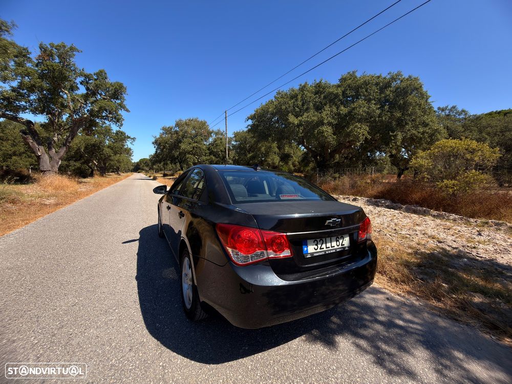 Chevrolet Cruze 1.6 LS - 13