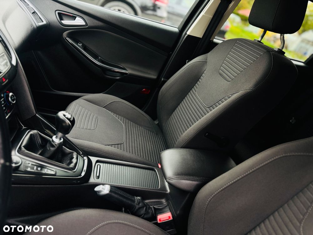 Ford Focus 2.0 TDCi Titanium ASS - 10