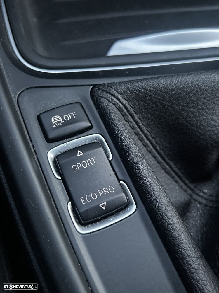 BMW 318 d Line Sport — fotografia 8