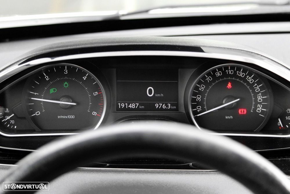 Peugeot 208 1.6 e-HDi Allure - 25