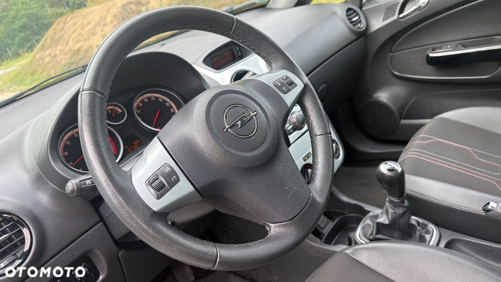 Opel Corsa 1.2 16V Cosmo - 18