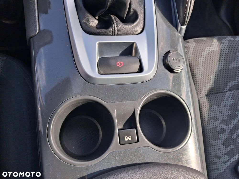 Peugeot 3008 1.6 HDi Premium - 17