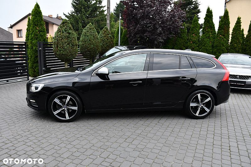 Volvo V60 D4 Geartronic R-Design - 27
