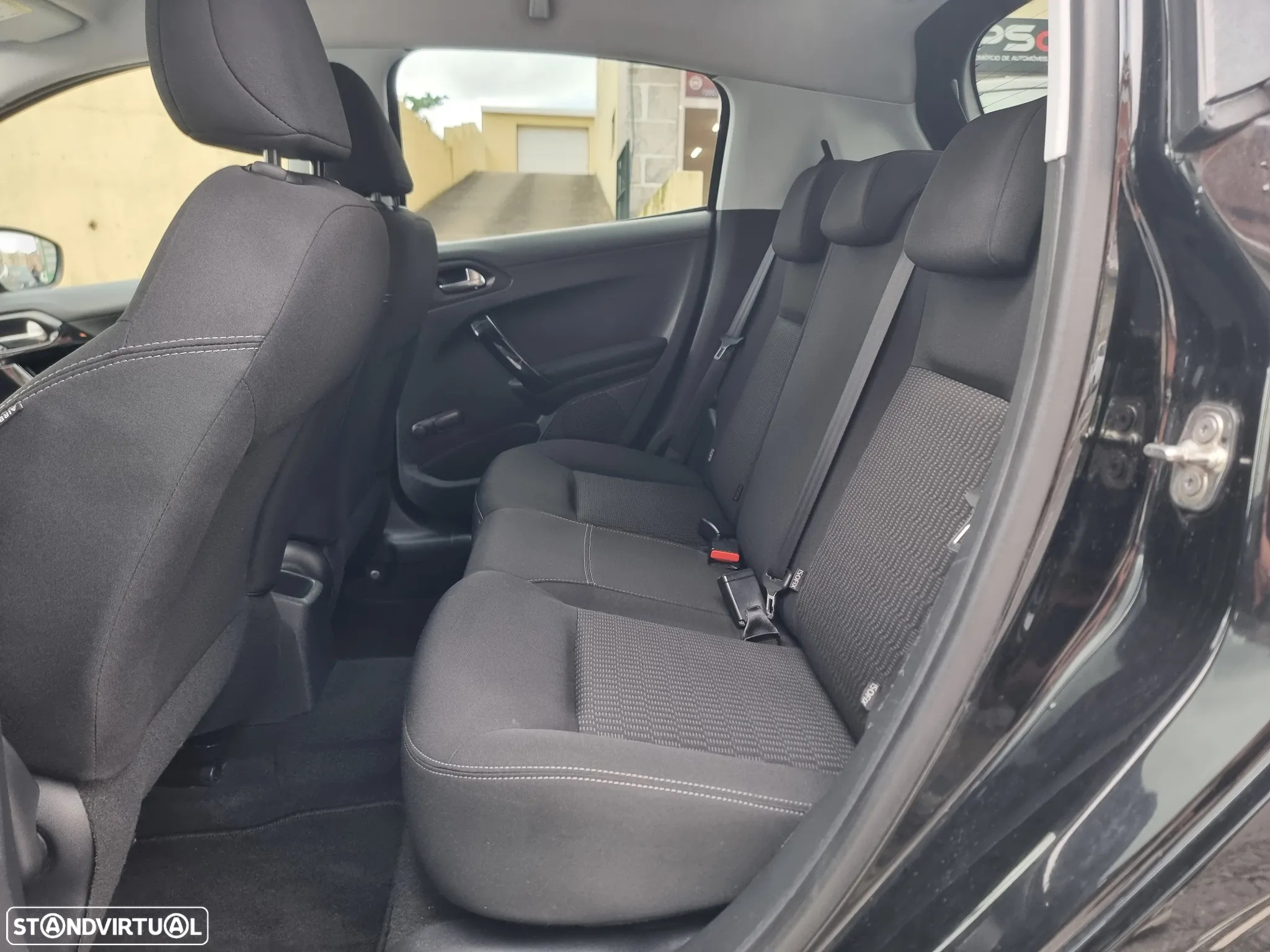 Peugeot 208 1.4 HDi SE Style - 15