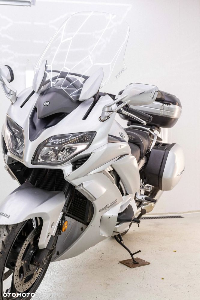 Yamaha FJR - 10