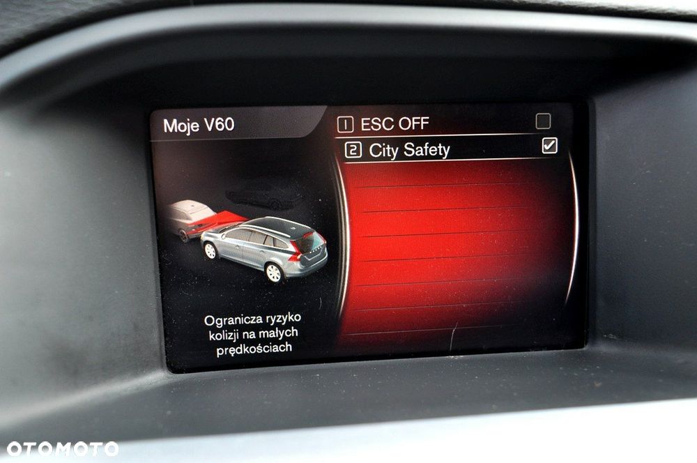 Volvo V60 D2 Momentum - 32