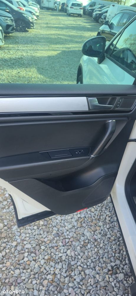 Volkswagen Touareg 3.0 V6 TDI DPF Automatik Individual - 17