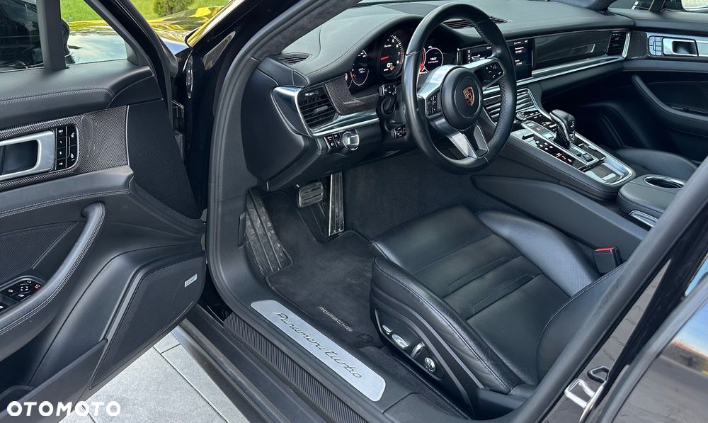 Porsche Panamera Turbo Sport Turismo - 39