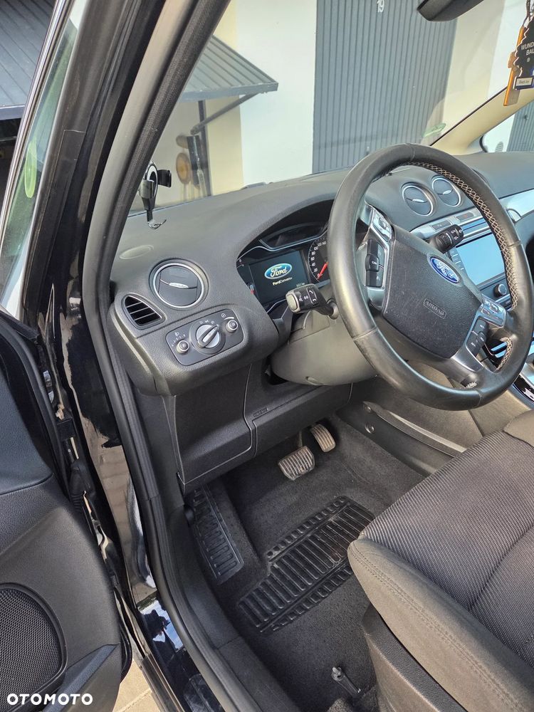 Ford S-Max - 25