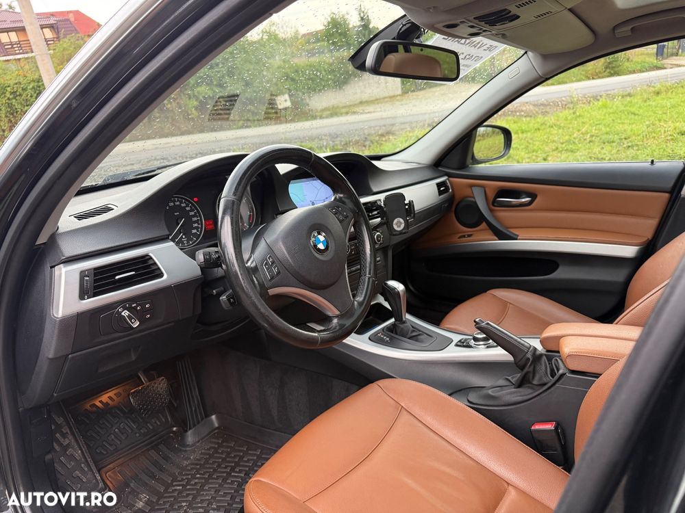 BMW Seria 3 320d xDrive DPF Touring Aut. - 13