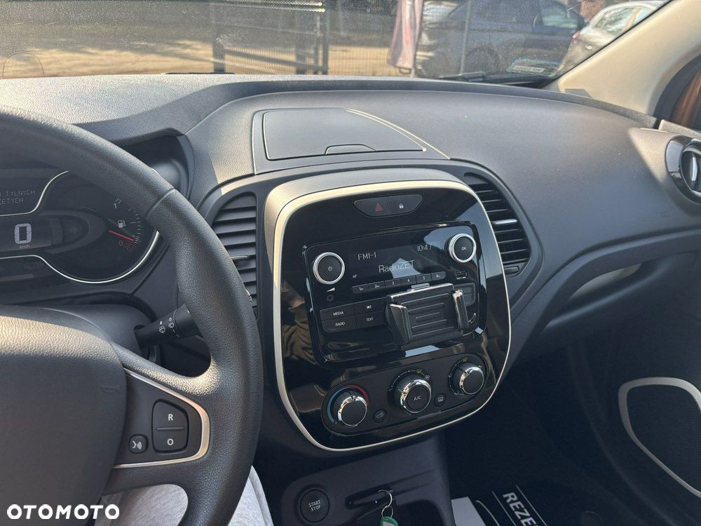 Renault Captur - 23