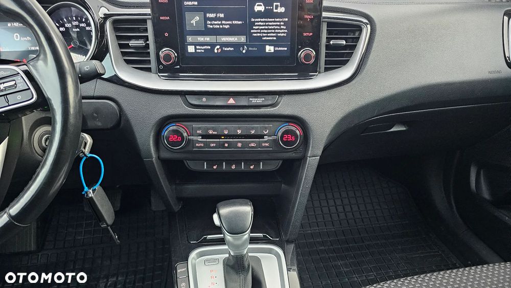 Kia Ceed - 11