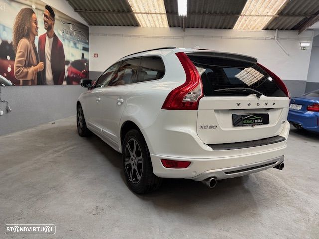 Volvo XC 60 2.0 D3 R-Design Geartronic - 7