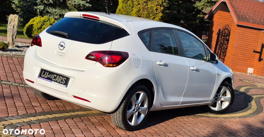 Opel Astra 1.4 ecoFLEX Cosmo - 5