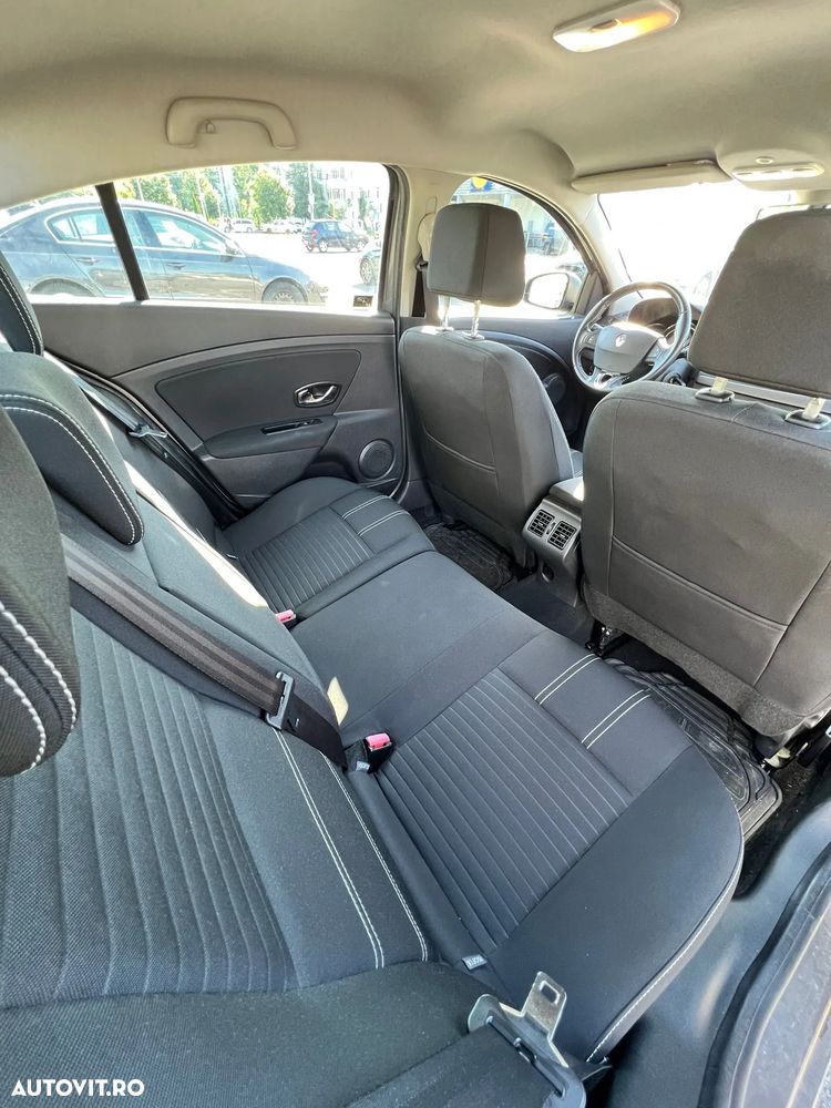 Renault Fluence 1.6 Dynamique - 12