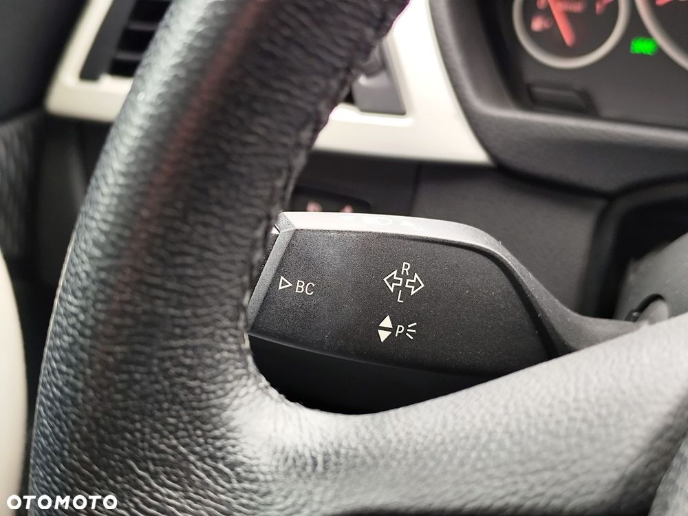 BMW 3GT 318d Business Edition - 25