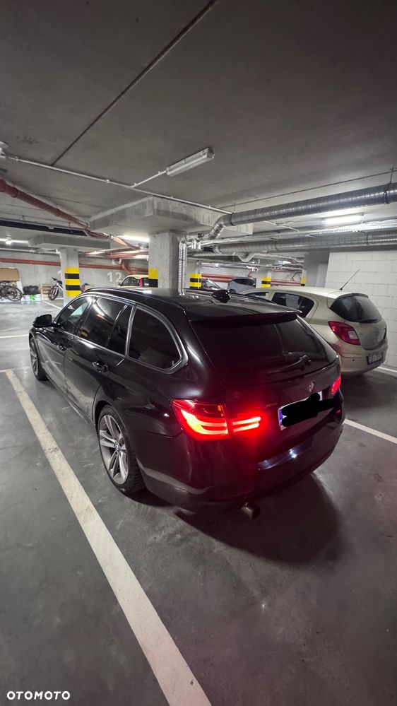 BMW Seria 3 320i xDrive - 25