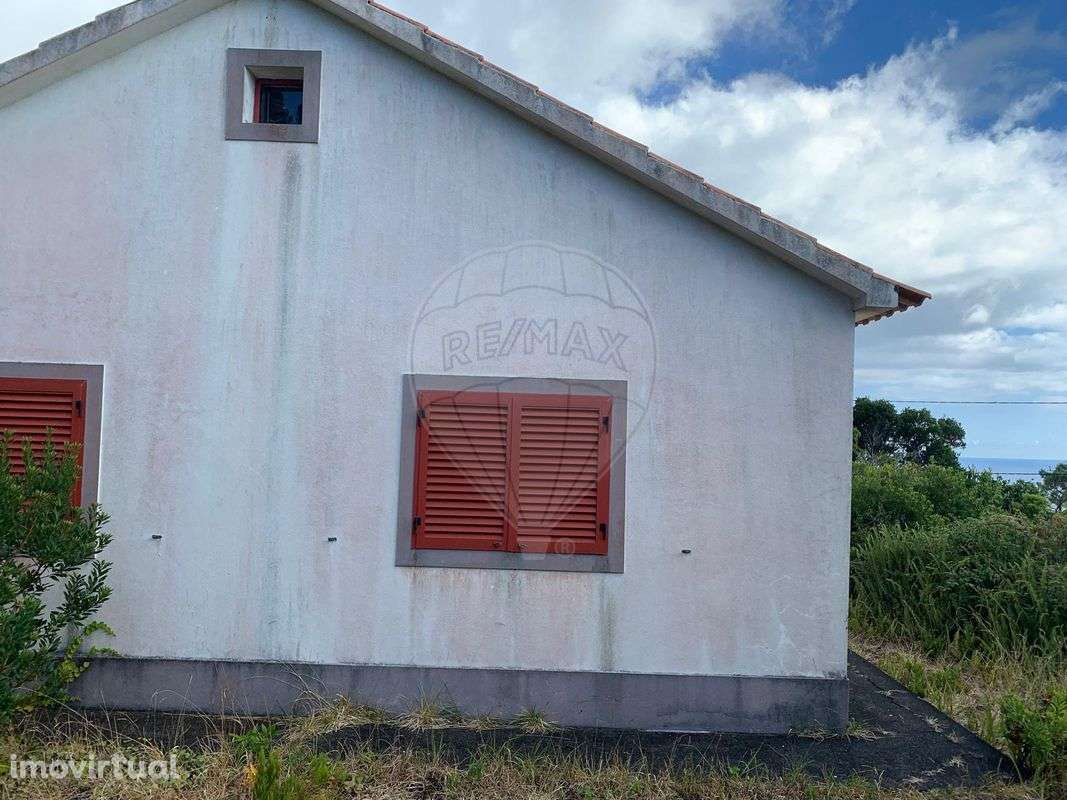 Moradia T2 para venda - Grande imagem: 2/12