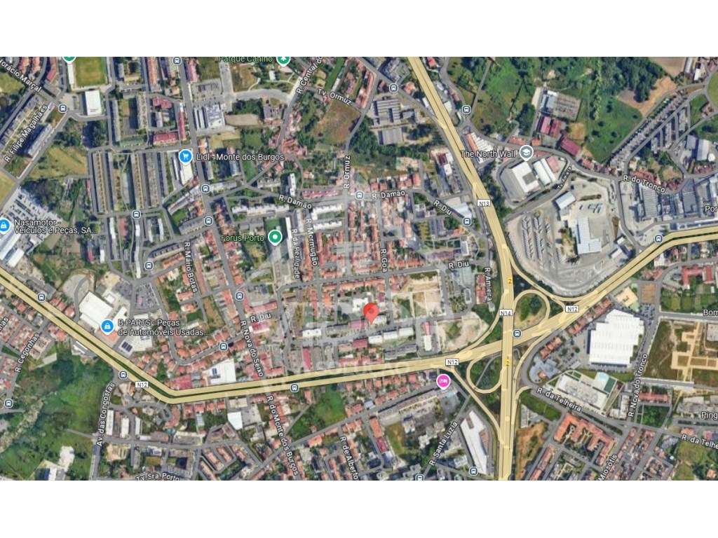 Lg. Garagem na Rua Bernardim Ribeiro Nº 309 - Circunvalação - Grande imagem: 2/2