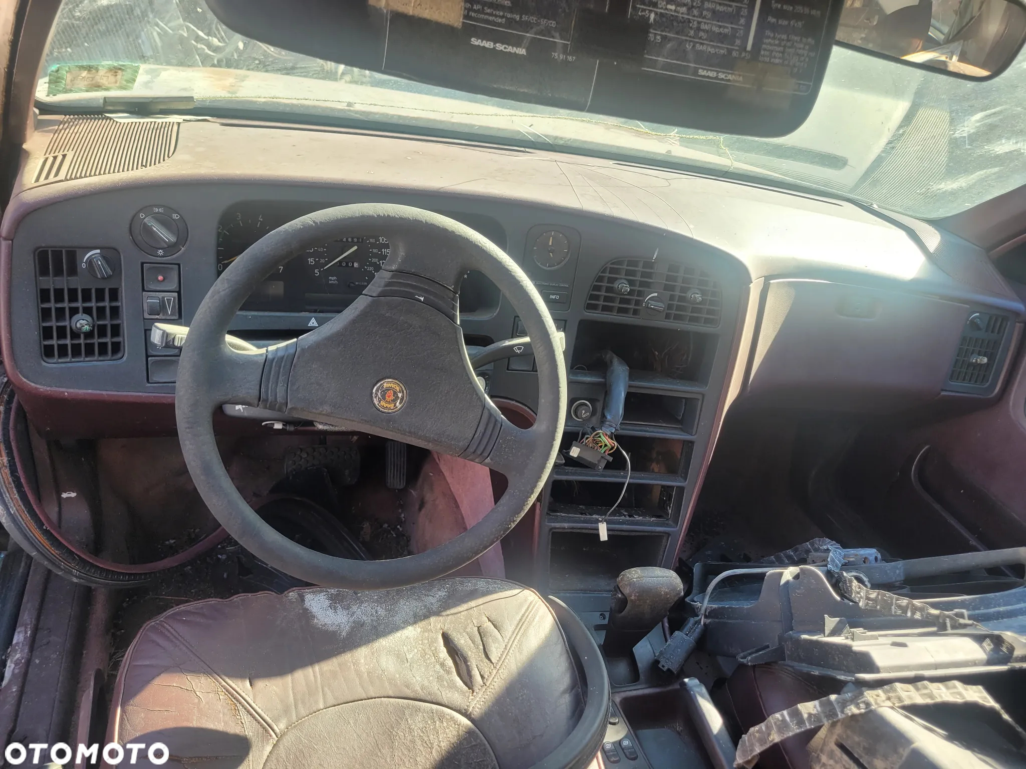 SAAB 9000 fotel fotele kanapa deska kokpit podsufitka boczek boczki klamka podłokietnik licznik prędkościomierz panel szyb - 2