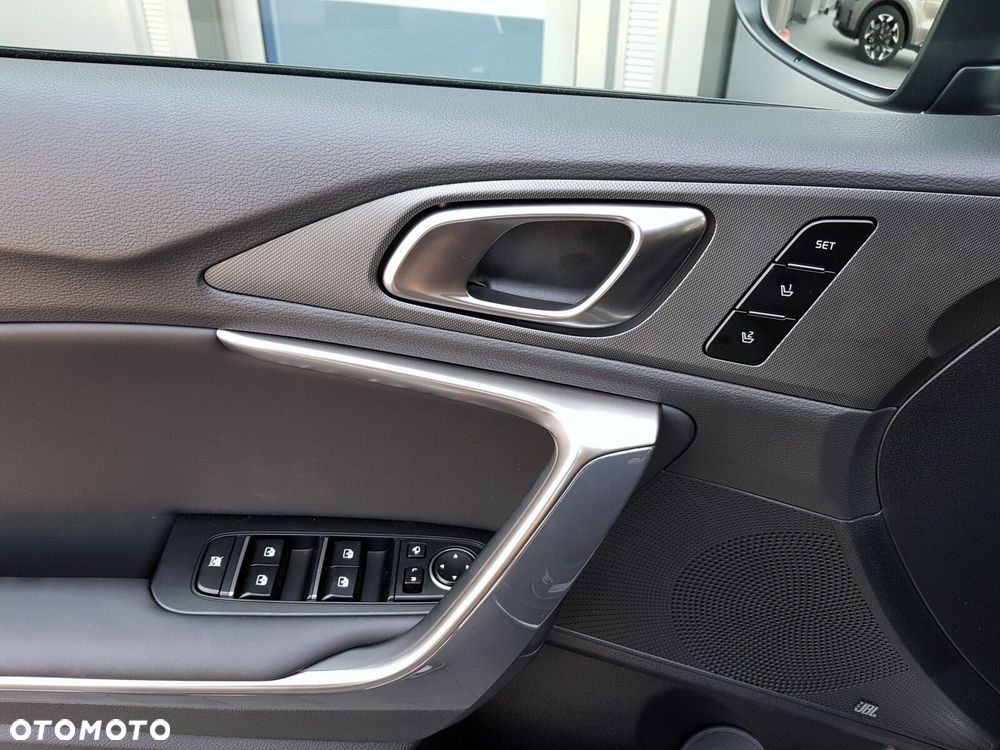 Kia XCeed 1.6 T-GDI Business Line DCT - 13