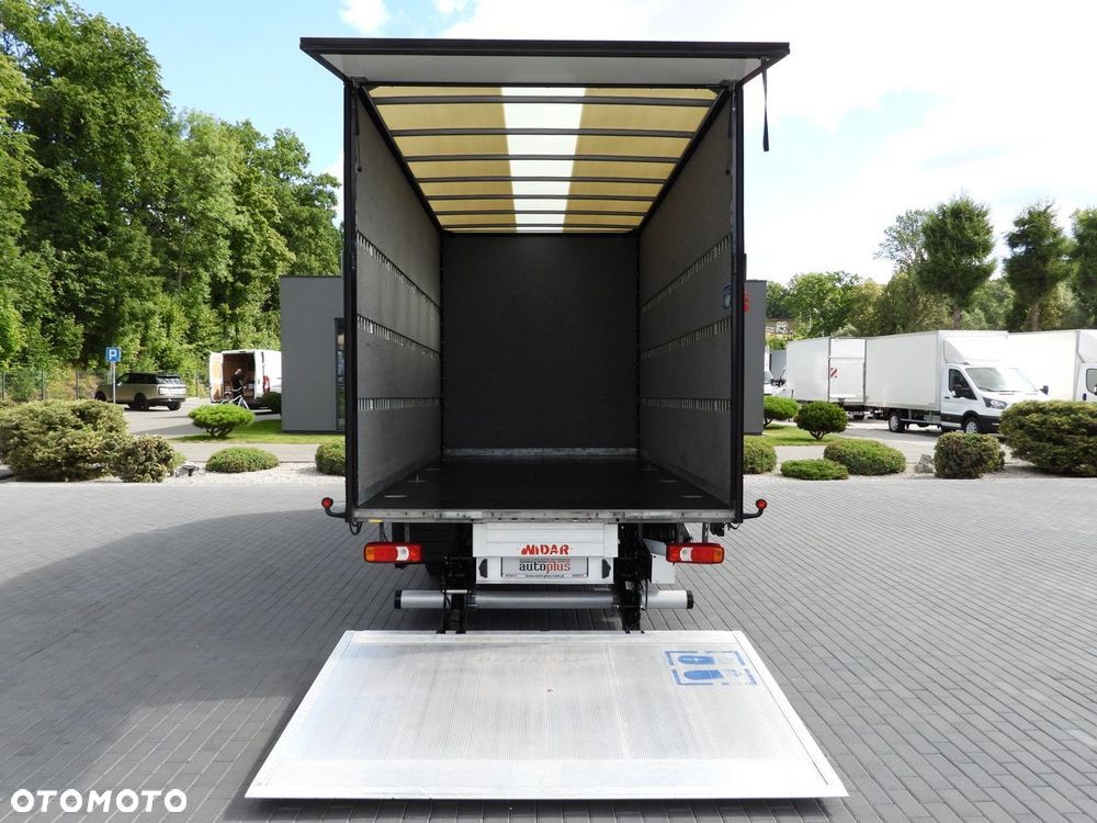 Iveco DAILY 35S18 KONTENER WINDA 8 PALET WEBASTO TEMPOMAT NAWIGACJA LEDY PNEUMATYKA KLIMATYZACJA  180KM - 12