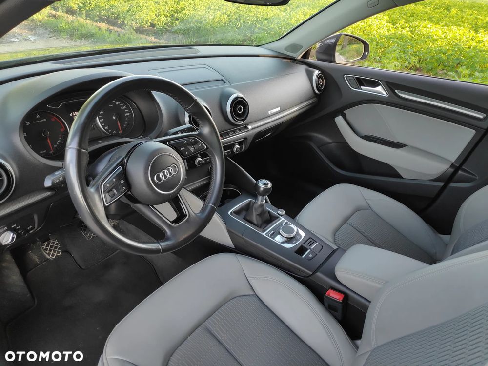 Audi A3 Sportback 1.6 TDI - 10