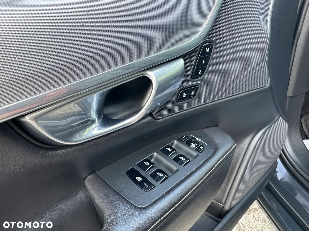 Volvo V90 D5 AWD Geartronic Inscription - 24