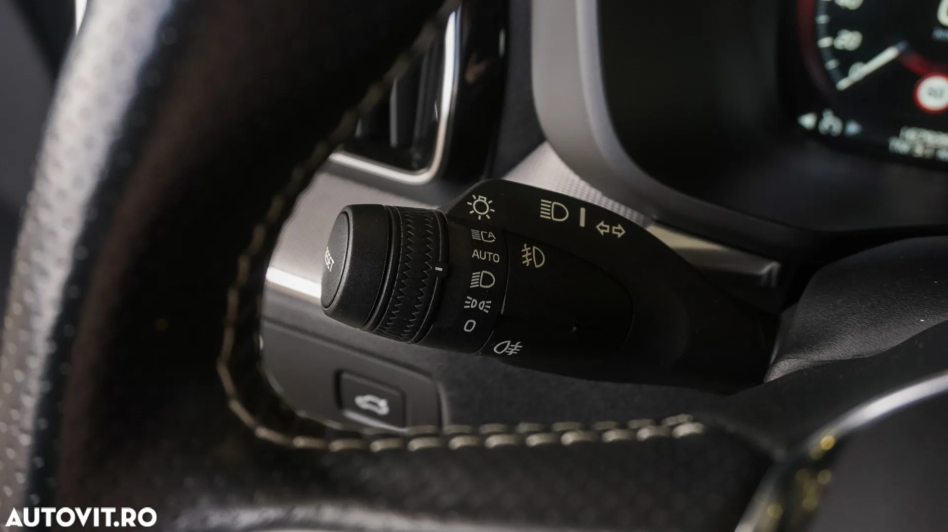 Volvo XC 60 D4 AWD Geartronic RDesign - 19