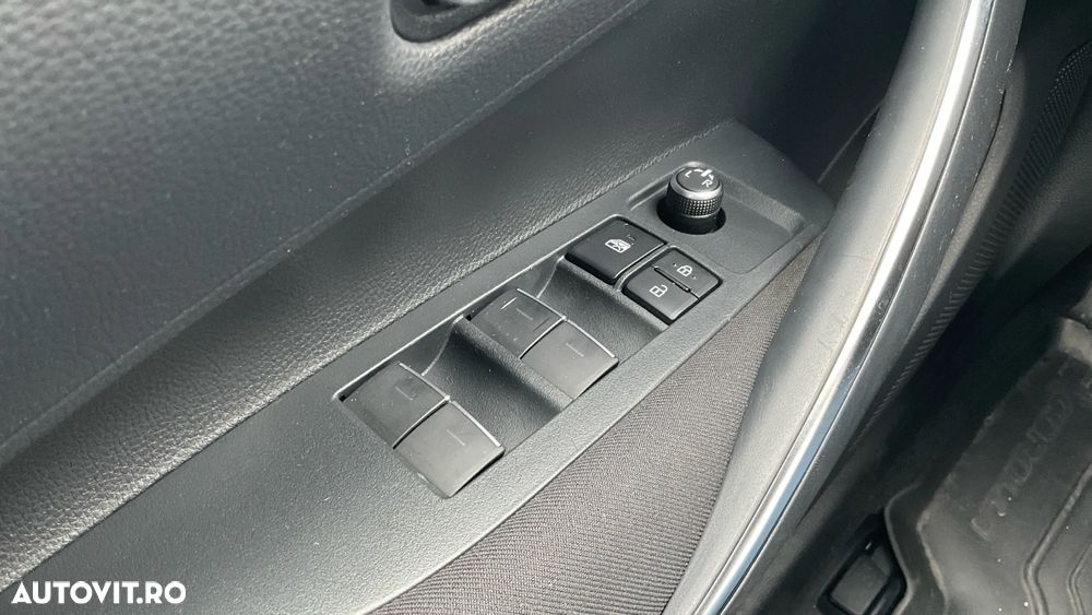 Toyota Corolla 1.8 HSD Dynamic - 32