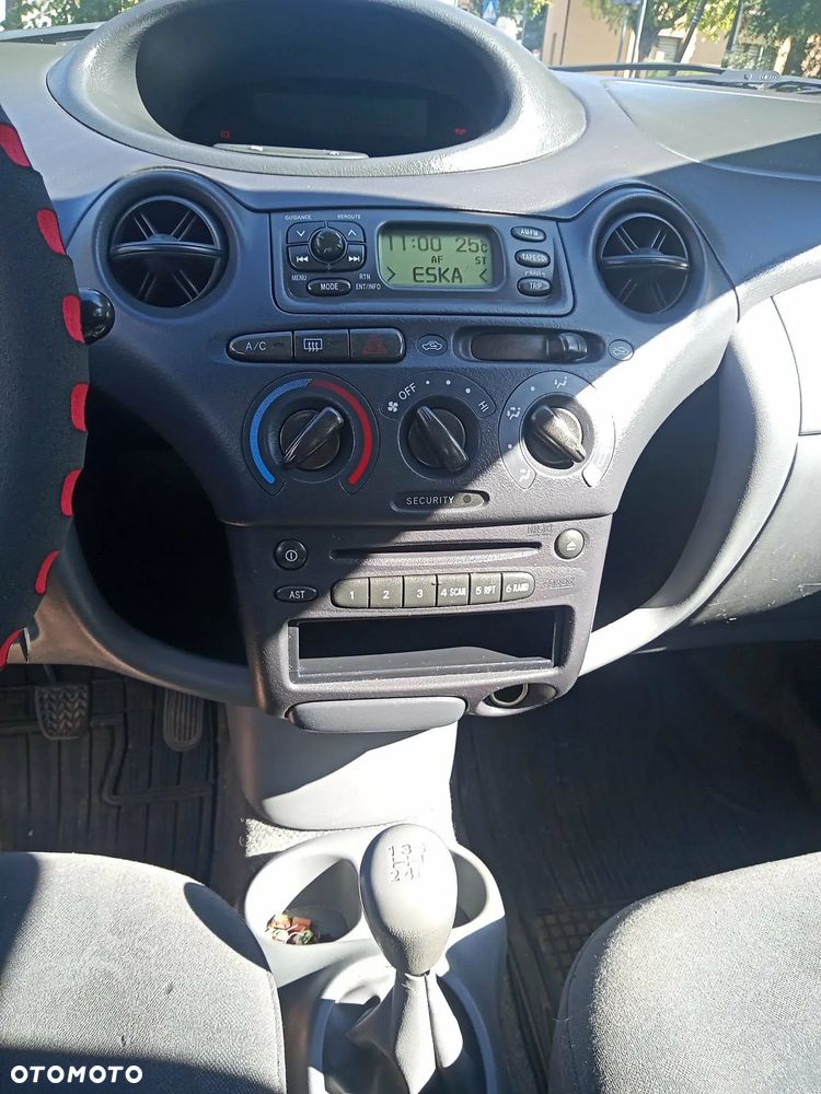 Toyota Yaris 1.0 Luna - 8