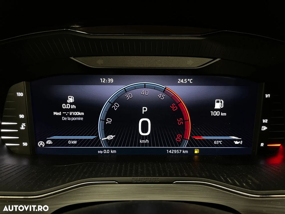 Skoda Superb 2.0 TDI DSG Ambition - 28