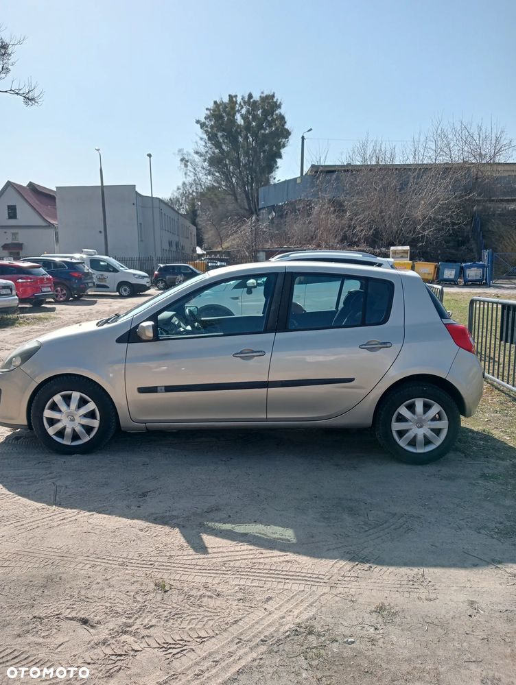 Renault Clio 1.2 16V Expression - 8