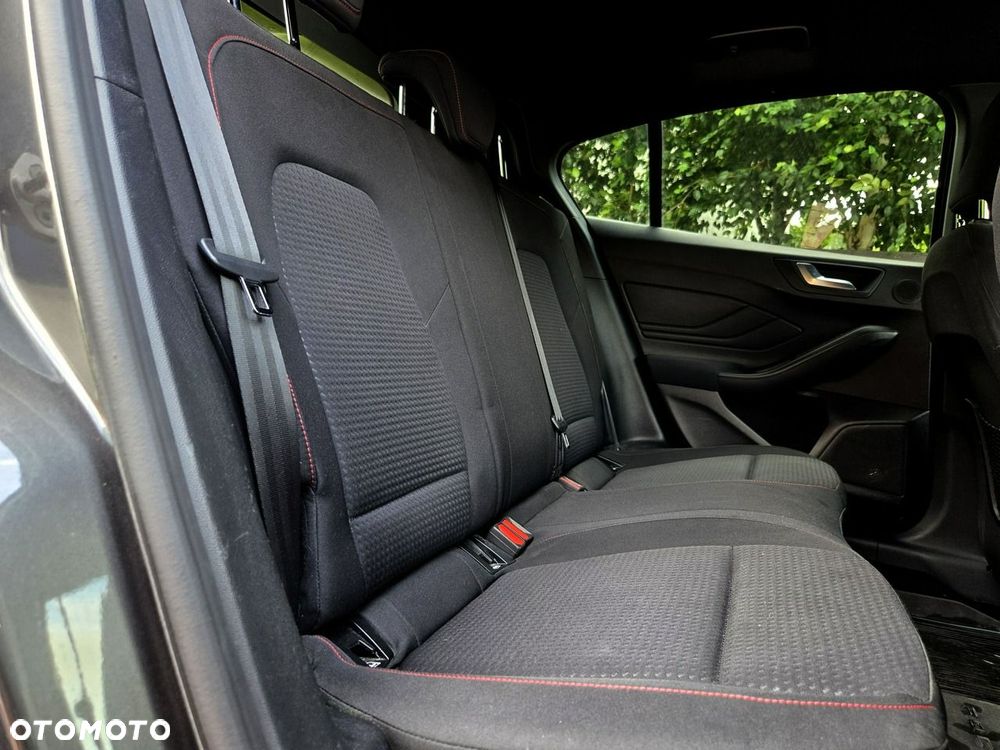 Ford Focus 1.5 EcoBoost ST-Line - 11