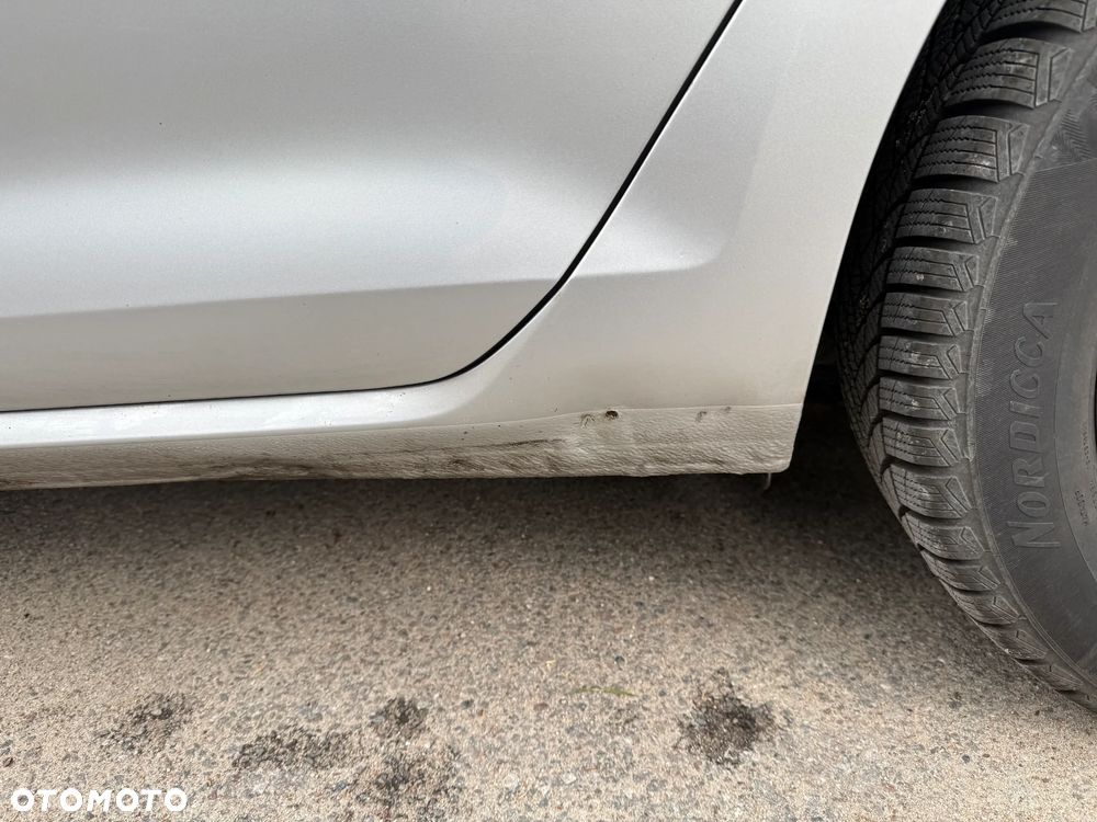 Volkswagen Golf 2.0 TDI (BlueMotion Technology) Comfortline - 27