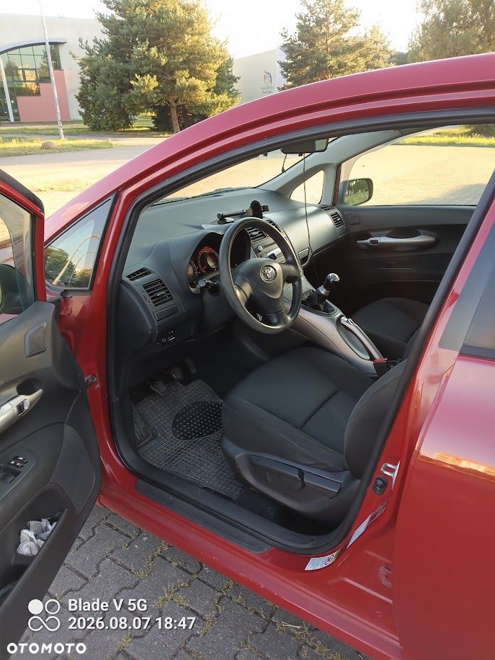 Toyota Auris 1.4 VVT-i Terra - 4
