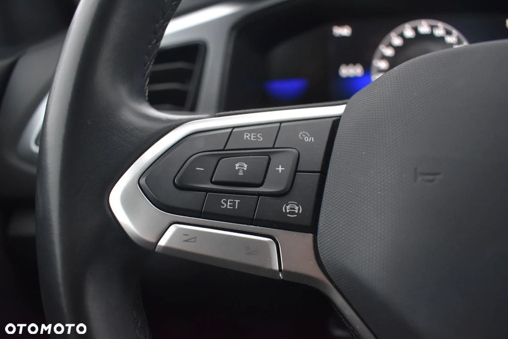 Volkswagen T-Roc 1.5 TSI Life - 26