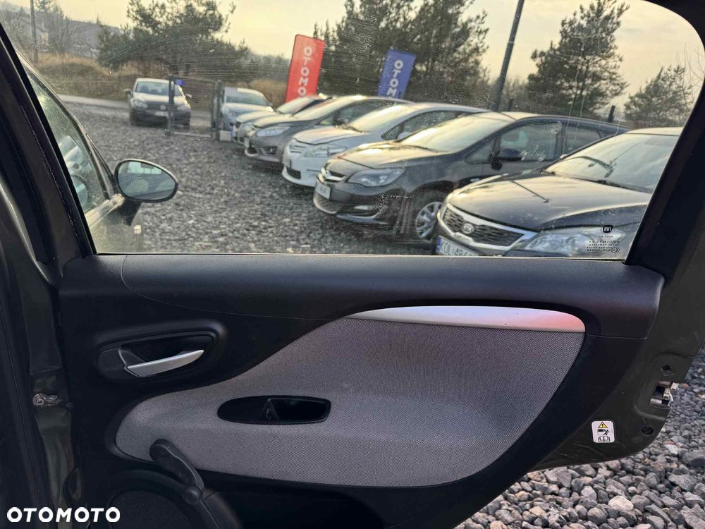 Fiat Punto Evo 1.4 8V Dynamic Euro5 - 16