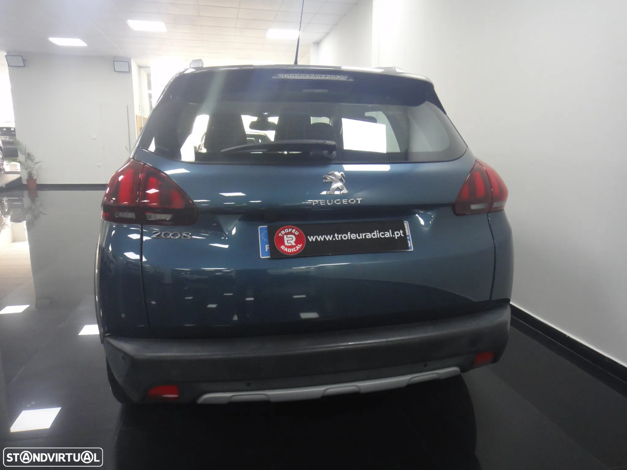 Peugeot 2008 1.2 PureTech Allure EAT6 - 6