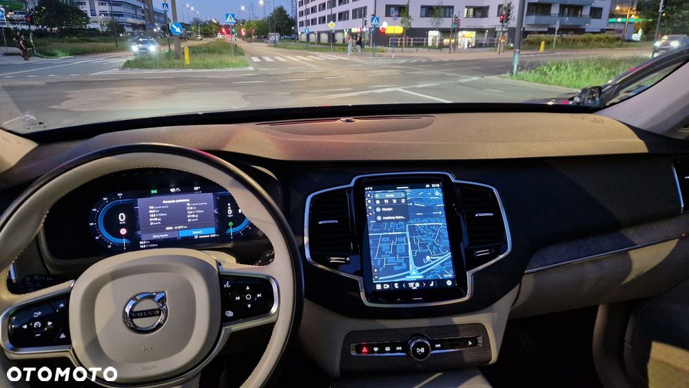 Volvo XC 90 - 23