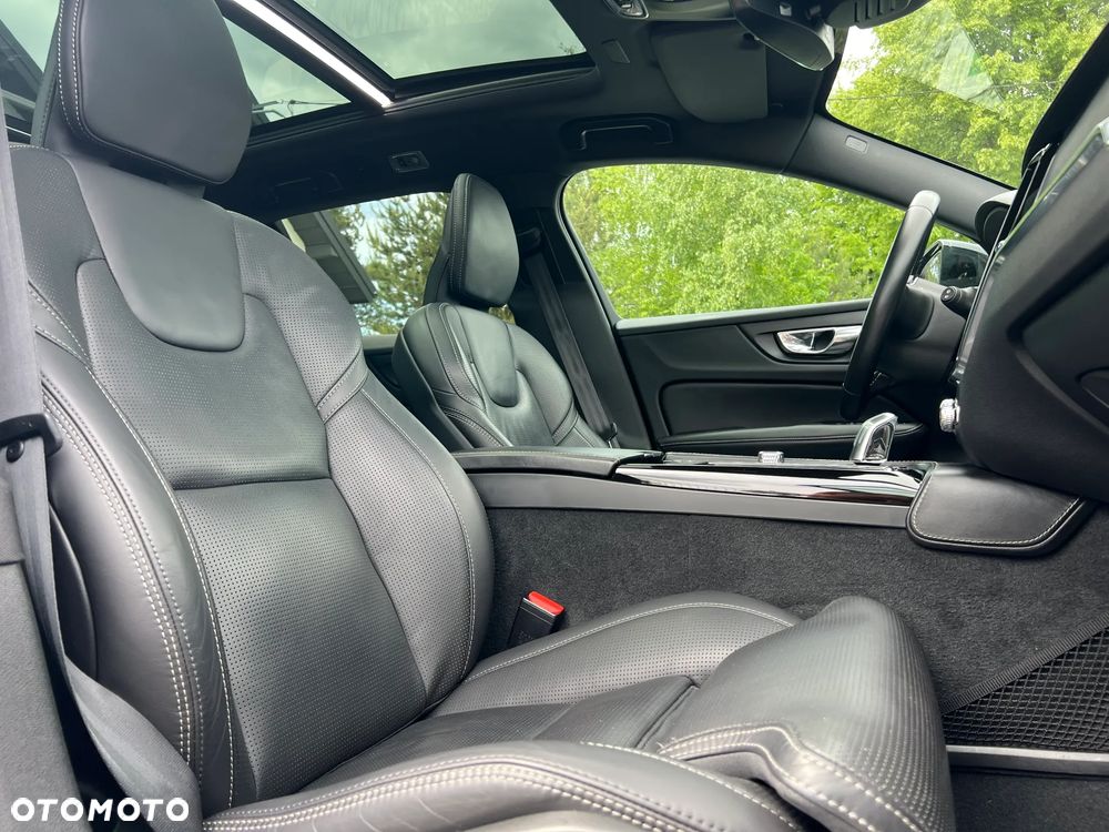 Volvo V60 T8 AWD Twin Engine Geartronic R-Design - 37