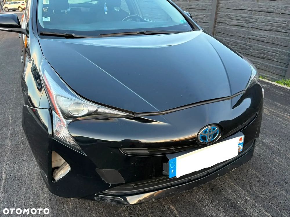 Toyota Prius Hybrid - 30