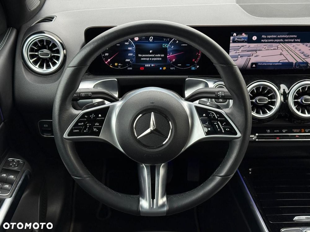 Mercedes-Benz GLB - 10