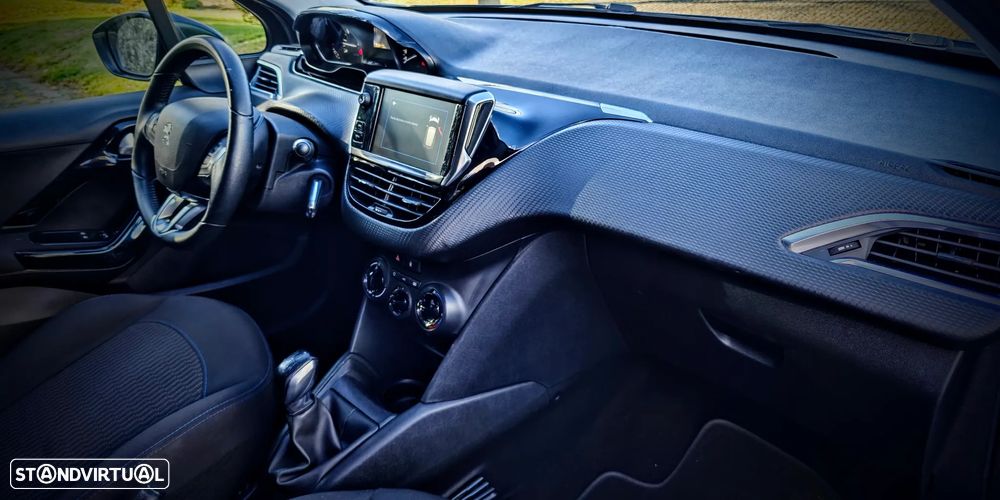 Peugeot 208 PureTech 110 Stop & Start Signature - 13